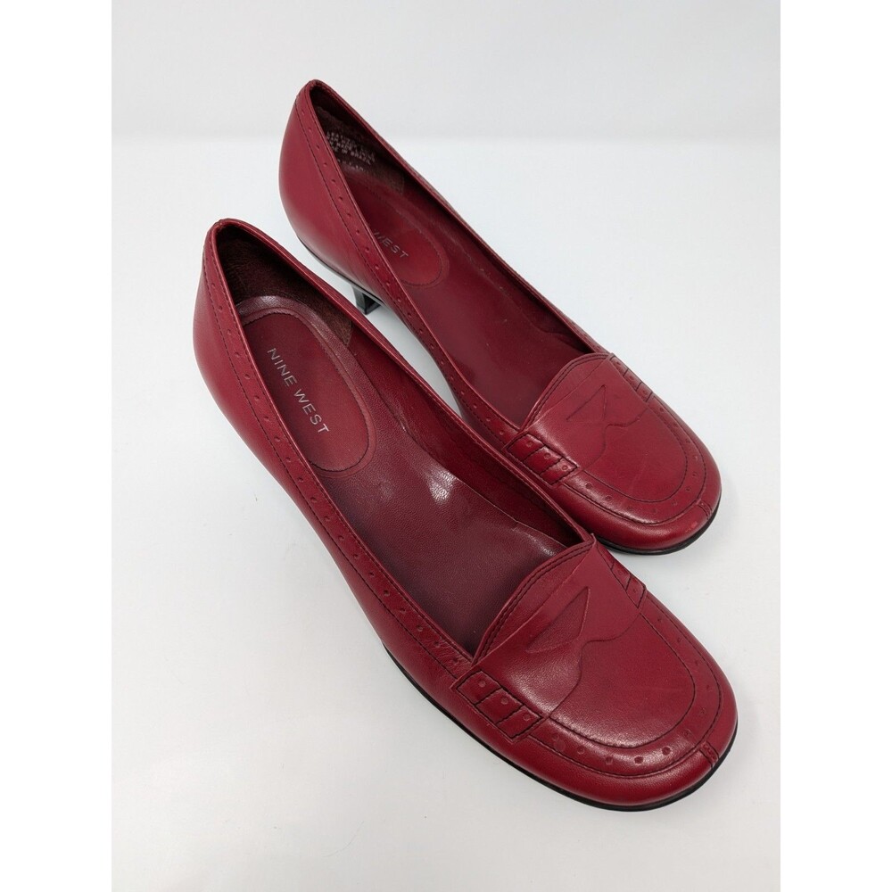 Nine West Burgundy Leather Loafer Pumps Womans US 7.5M EU 38 Kitten Heel